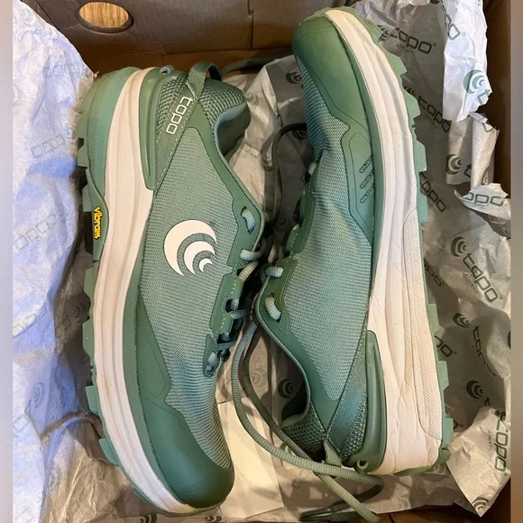 Women’s Topo Traverse Hiking Shoes Like New - Picture 1 of 6